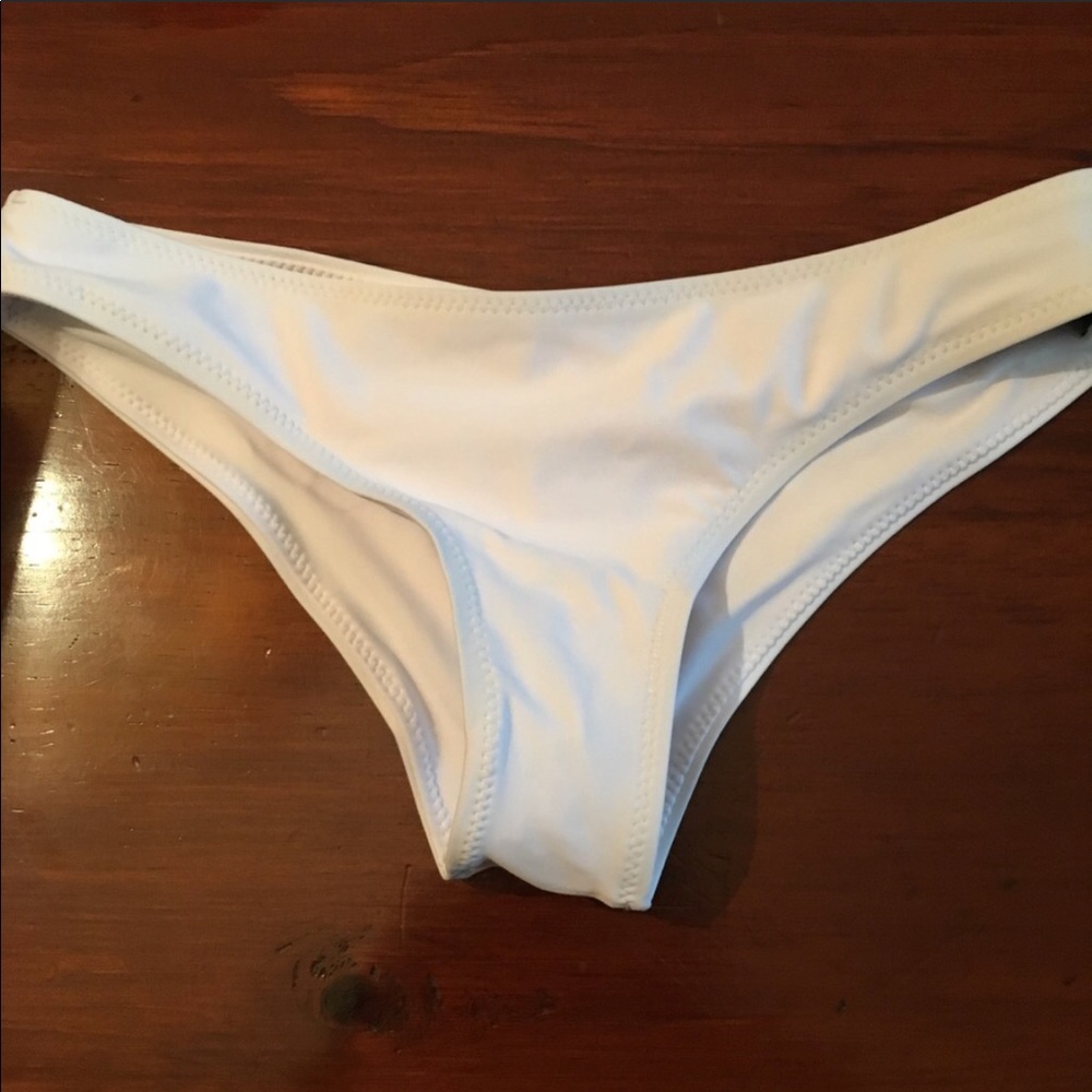 NWT blackbough bikini bottoms